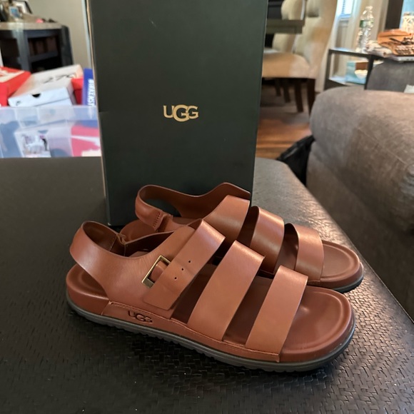 NWT -Ugg M WAINSCOTT FISHERMAN SANDALS BRAND NEW IN BOX WITH TAGS MENS SIZE 12. - Picture 5 of 8